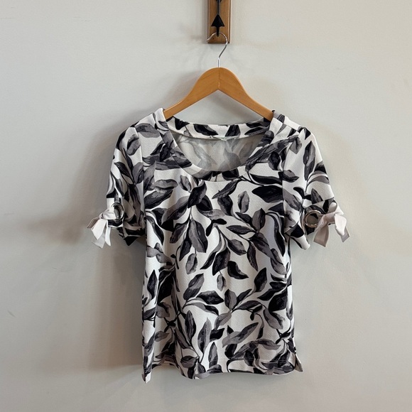 Cleo Monochrome Leaf Print Blouse - Picture 1 of 7